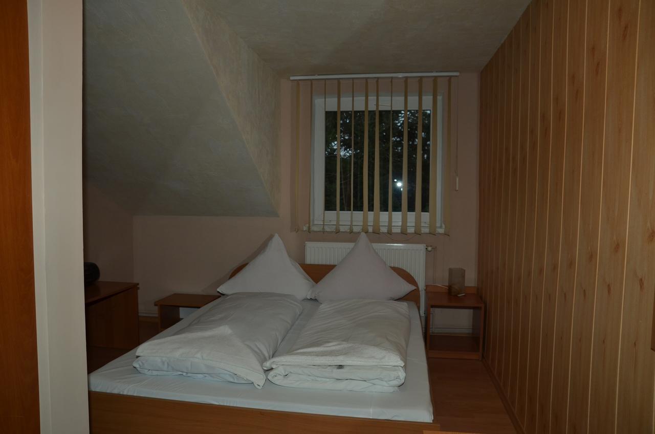 Motel Eden Замосць Экстерьер фото