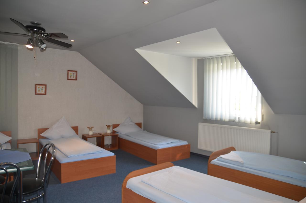 Motel Eden Замосць Экстерьер фото