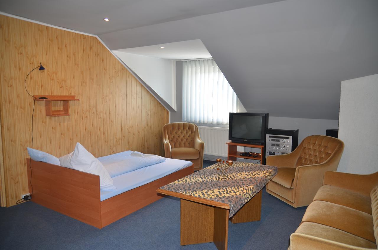 Motel Eden Замосць Экстерьер фото